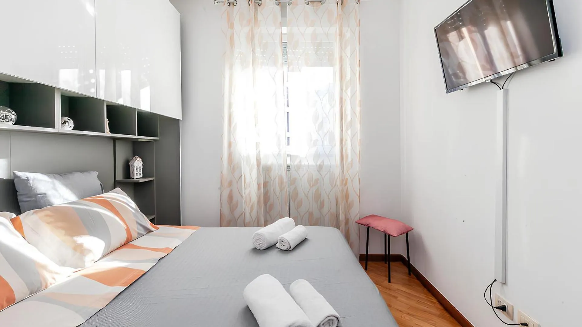 Suite Isola-Centrale 15 Minuti Dal Duomo M5 ميلان 0*,  إيطاليا